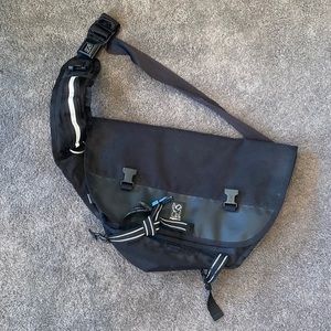 CHROME INDUSTRIES Crossbody Backpack